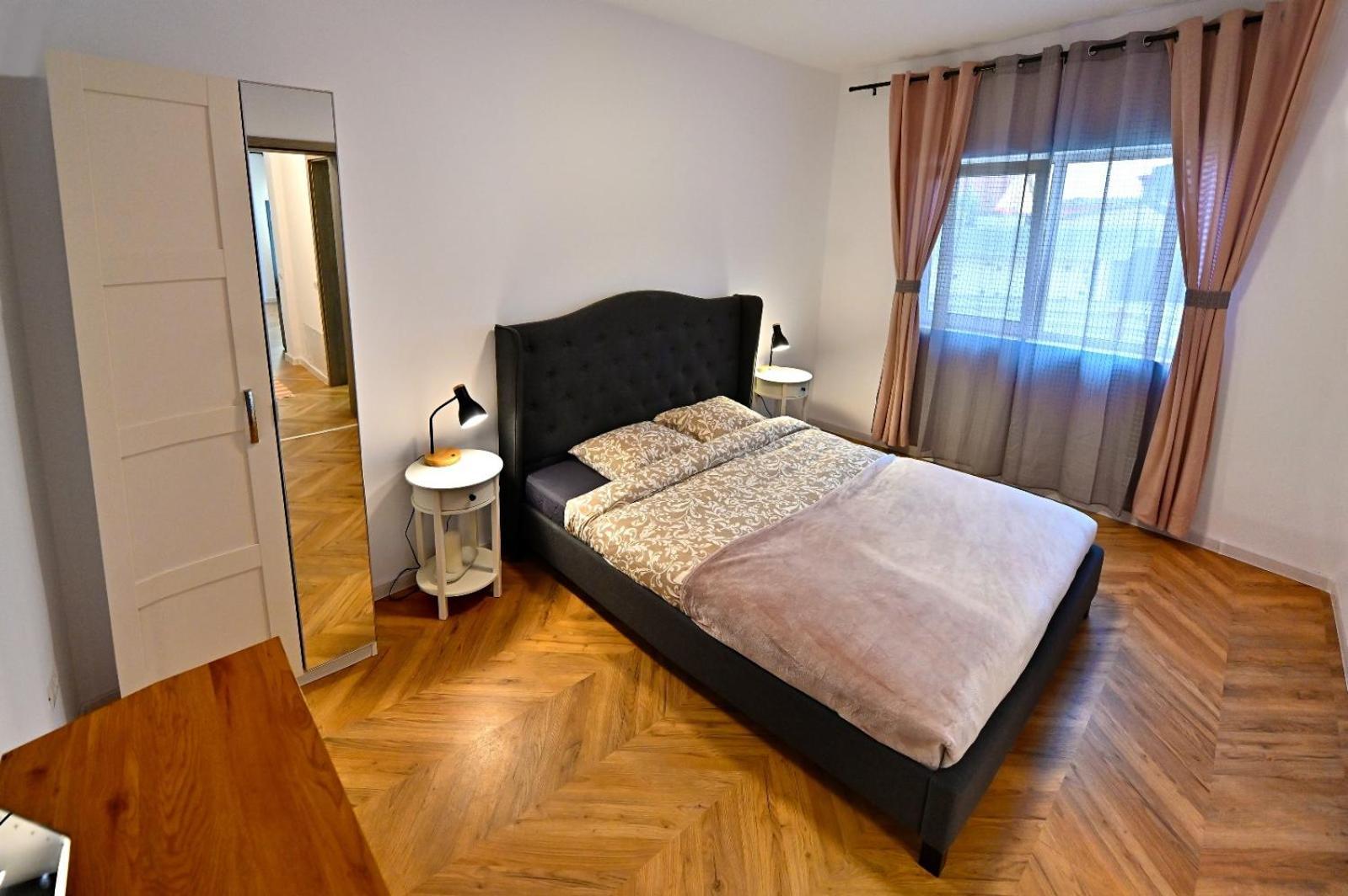 Adora Apartment Pitesti