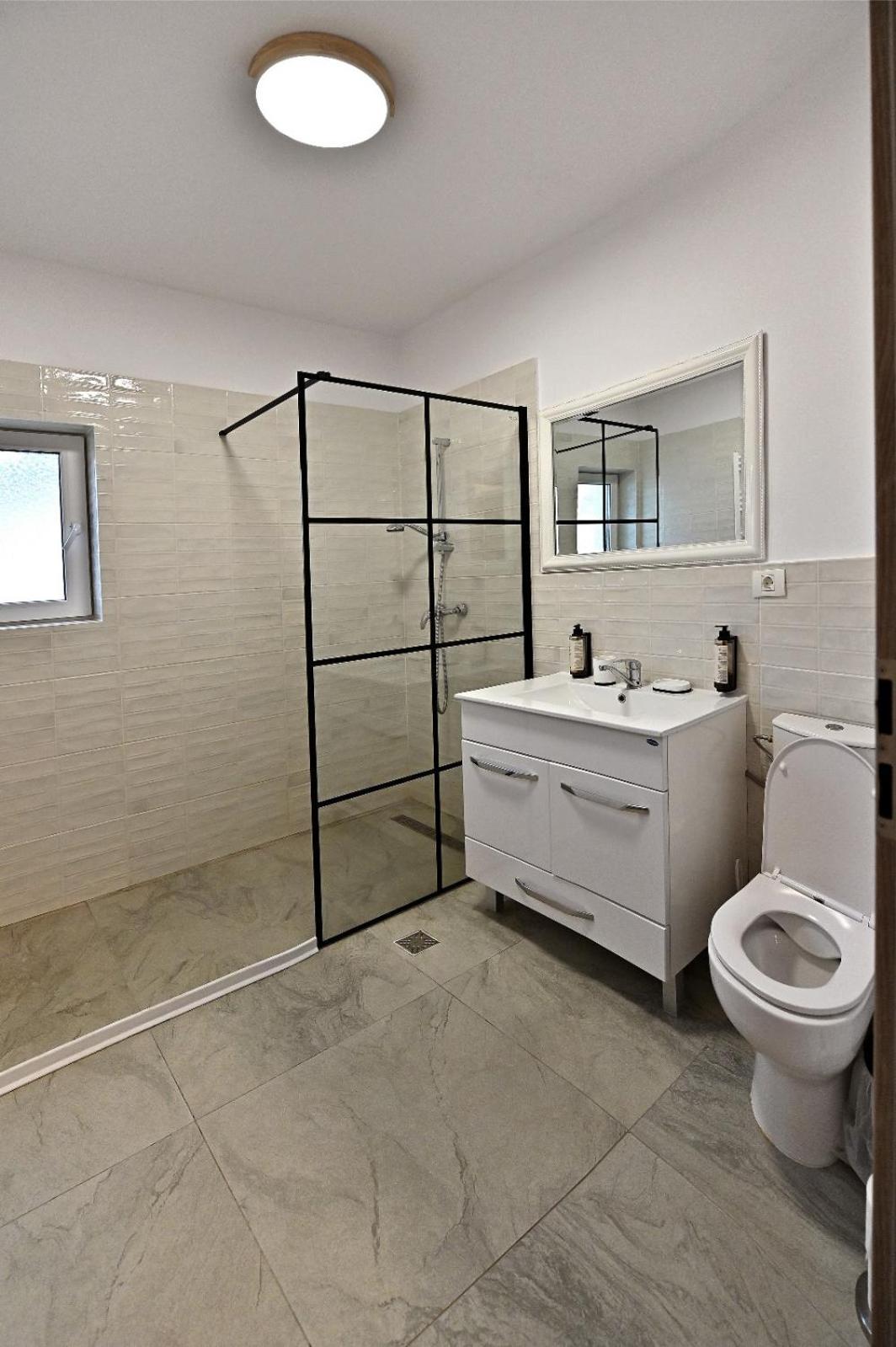 Apartment Adora Pitesti